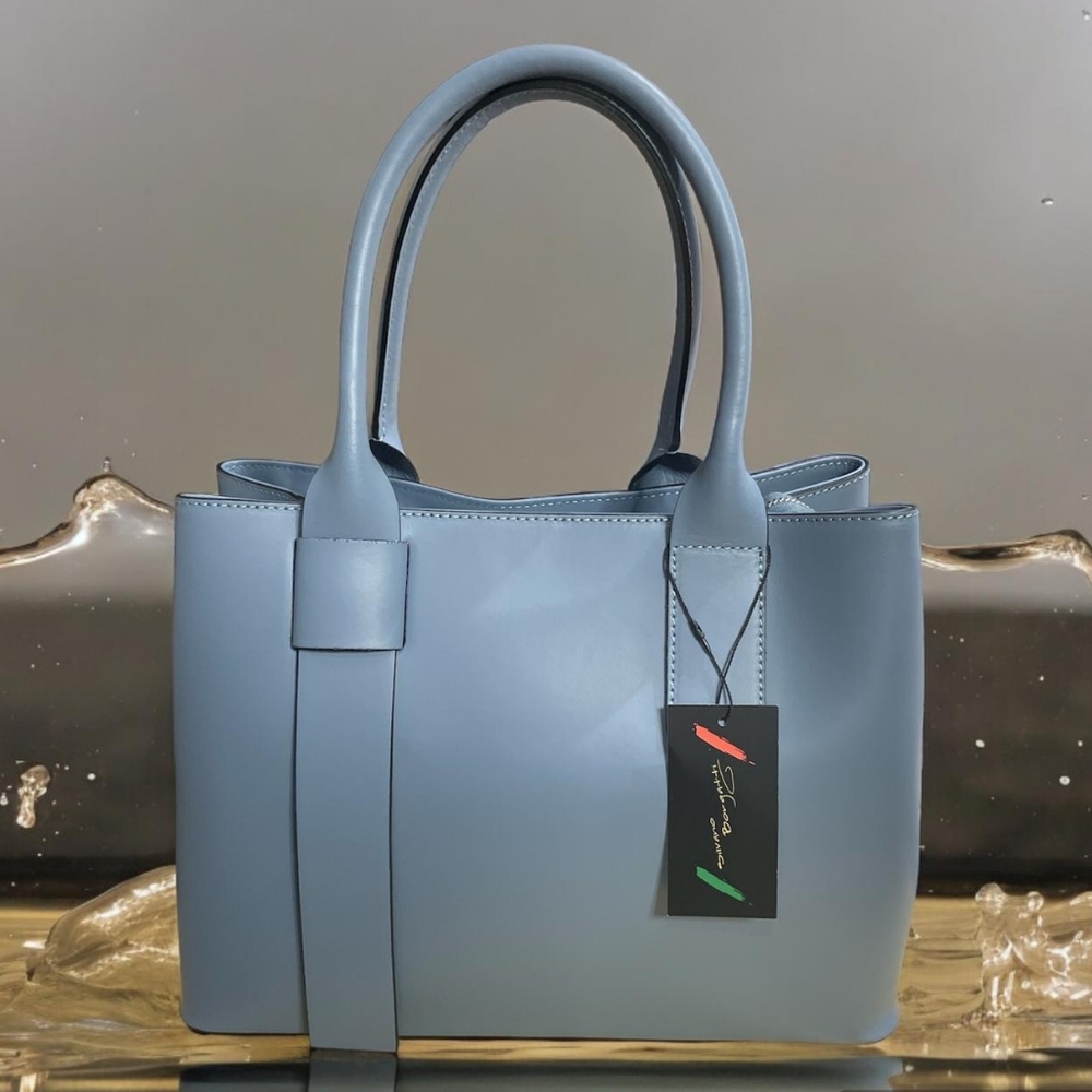 SB95192 💯 🇮🇹 ITALIAN smooth LEATHER 🇮🇹 NWT Crossbody bag, light blue 💙